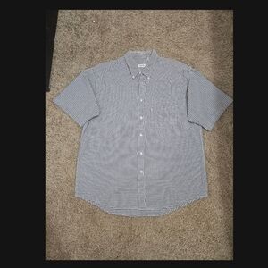 Izod Men's Checkered Short Sleeve Shirt